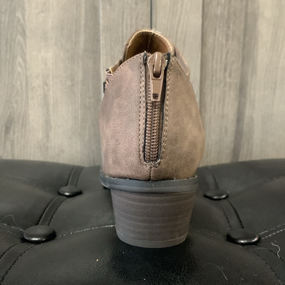 Maurice Fashions Brown Faux Crushed Leather Ankle Bootie Boots Woman's Size 7 - Picture 11 of 13